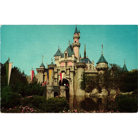 Sleeping Beauty Castle Disneyland Magic Kingdom Postcard Unposted - Picture 1 of 2